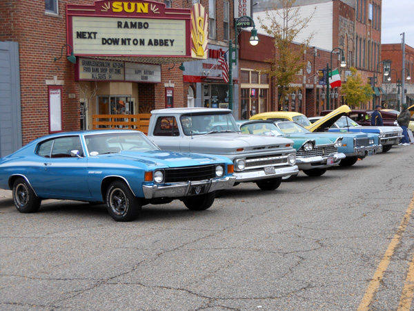 cars lined up at the Grand Ledge Car Show